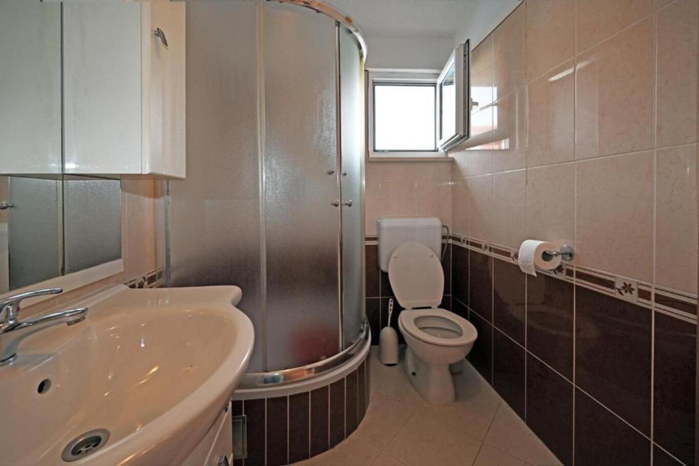 Apartment Mihovilovic สลาทิเน ภายนอก รูปภาพ