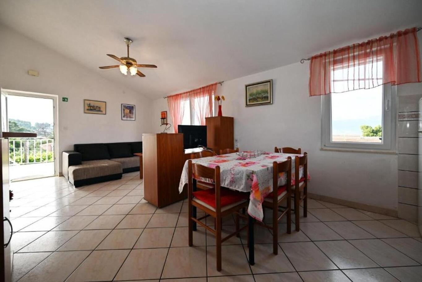 Apartment Mihovilovic สลาทิเน ภายนอก รูปภาพ