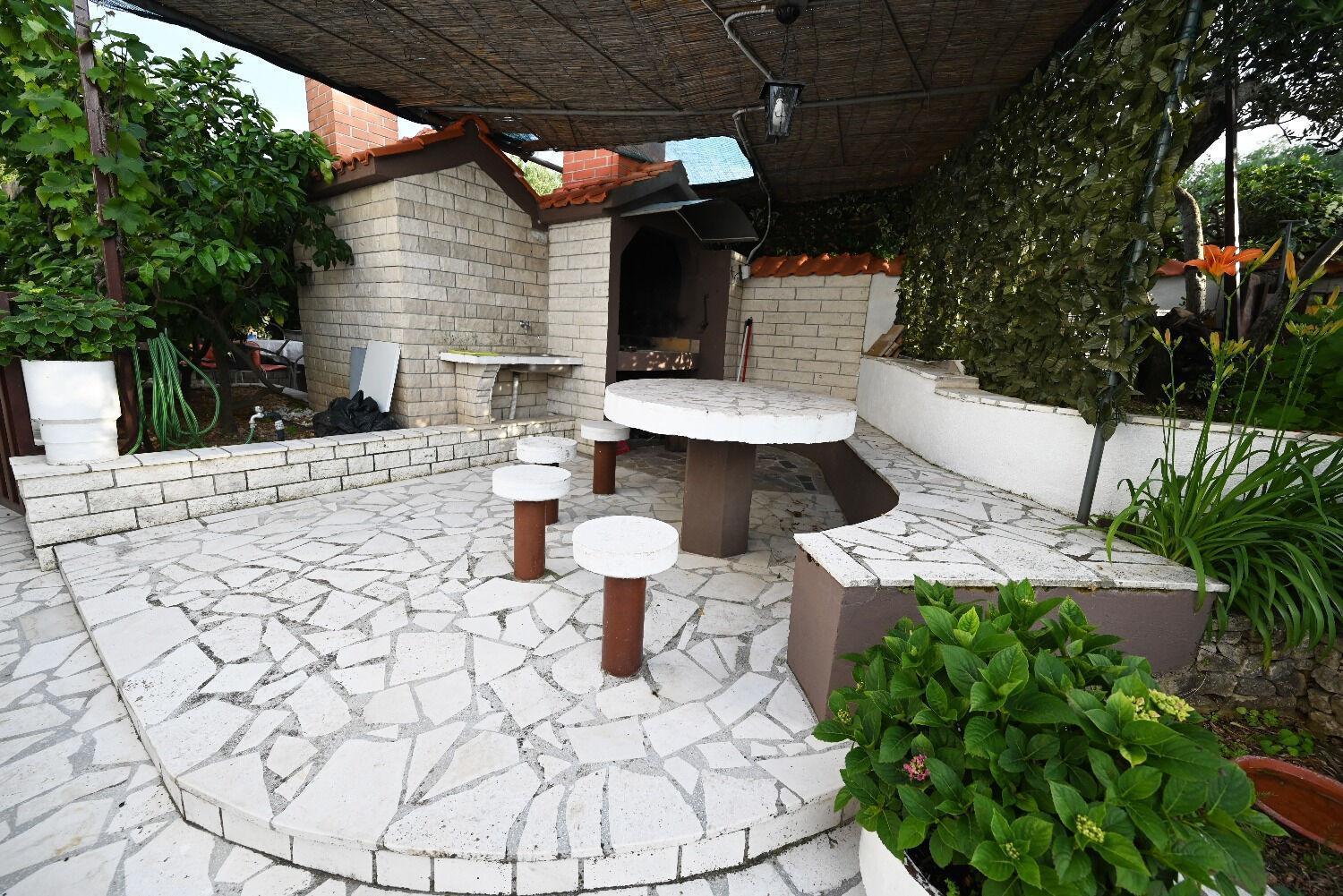 Apartment Mihovilovic สลาทิเน ภายนอก รูปภาพ