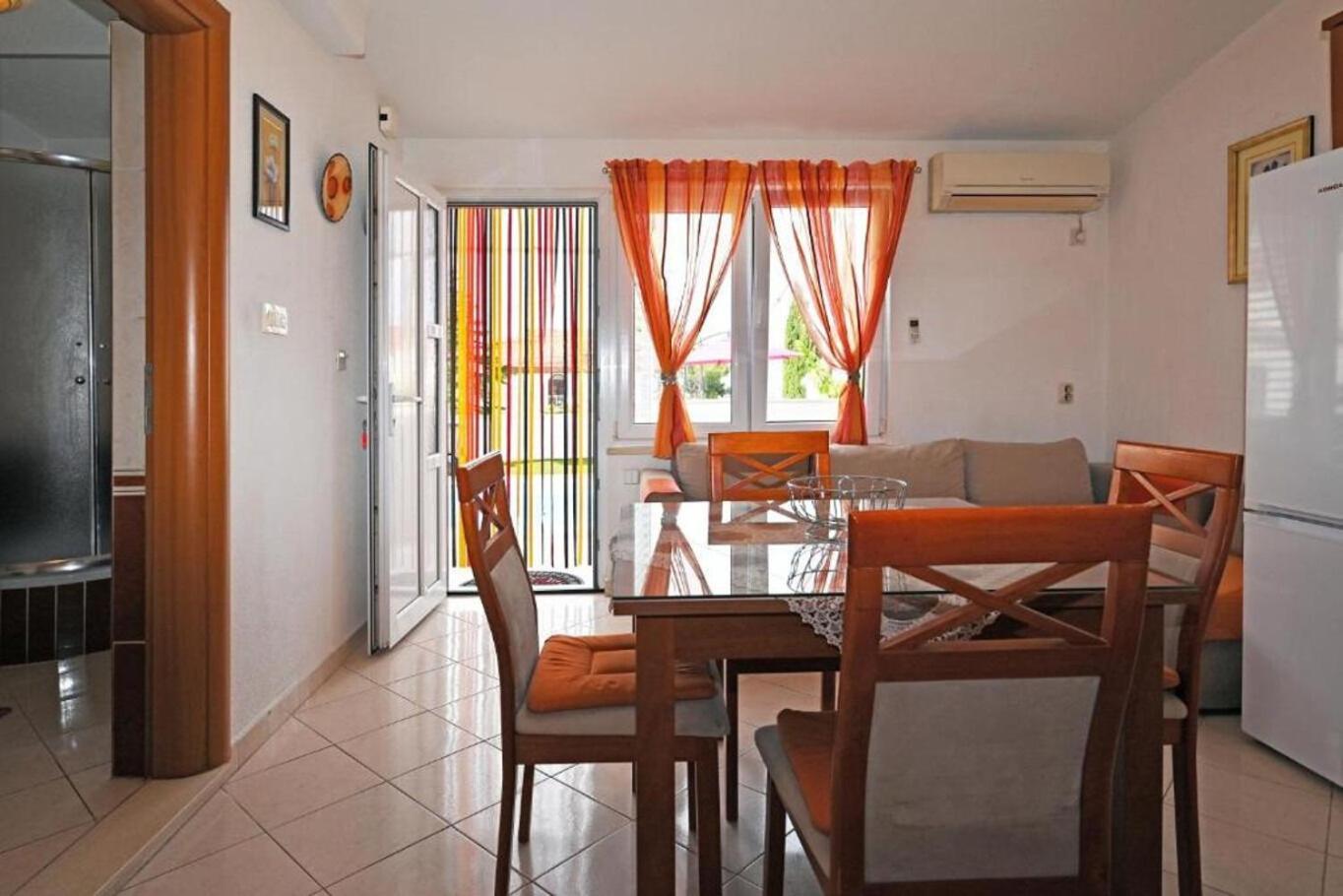 Apartment Mihovilovic สลาทิเน ภายนอก รูปภาพ