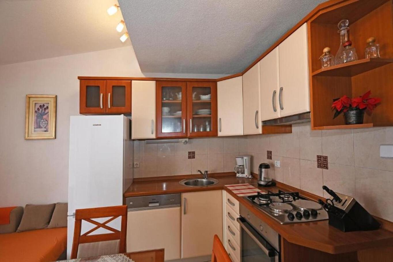 Apartment Mihovilovic สลาทิเน ภายนอก รูปภาพ