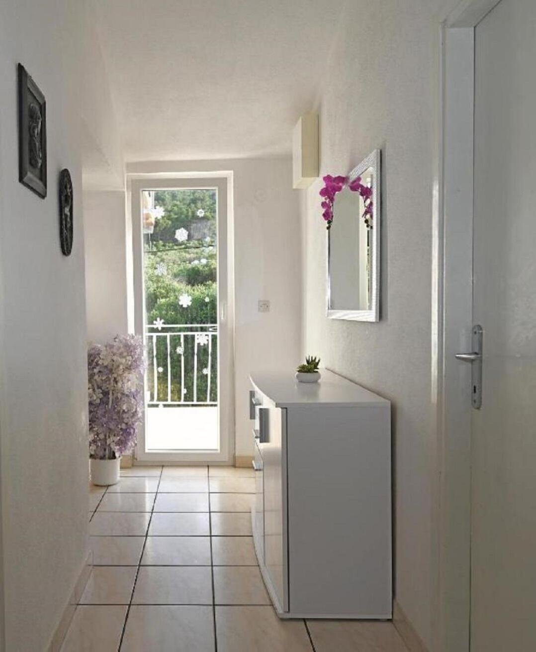Apartment Mihovilovic สลาทิเน ภายนอก รูปภาพ