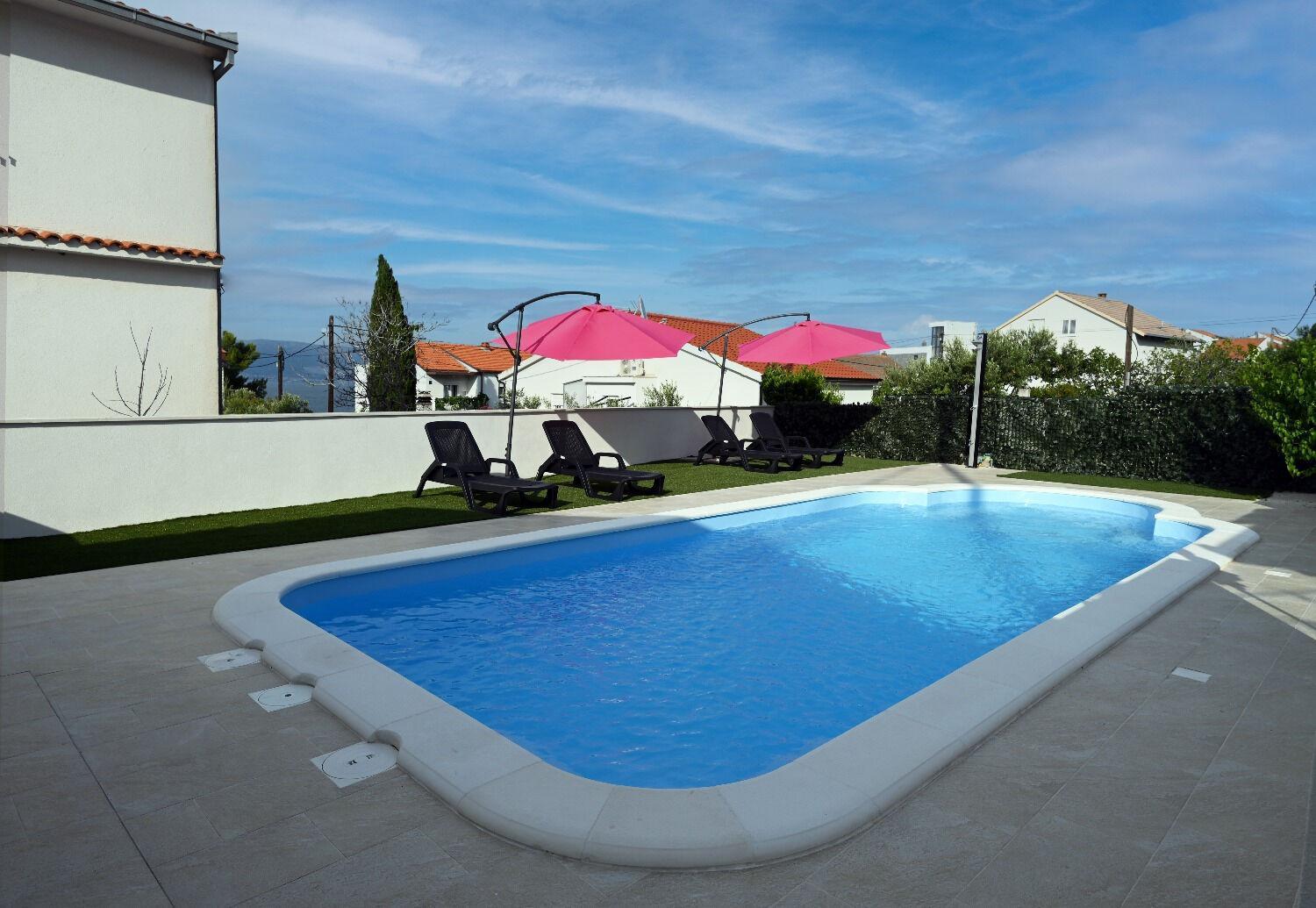Apartment Mihovilovic สลาทิเน ภายนอก รูปภาพ