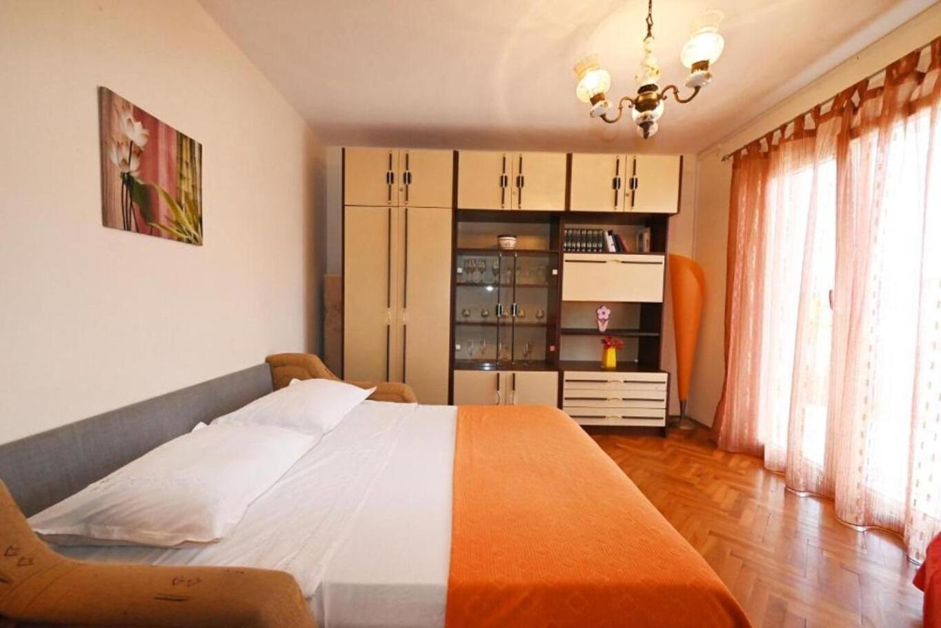 Apartment Mihovilovic สลาทิเน ภายนอก รูปภาพ