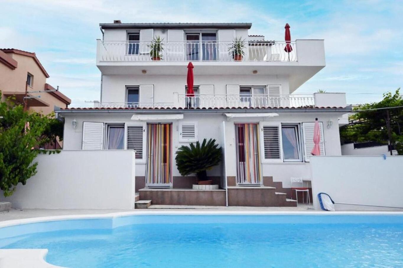 Apartment Mihovilovic สลาทิเน ภายนอก รูปภาพ